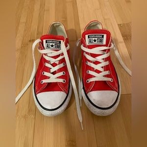 Youth red Converse